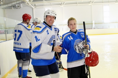 Виктор Гринкевич помог провести региональный турнир по хоккею